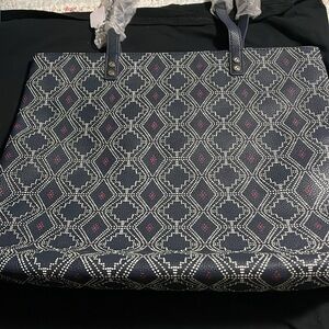 Twenty One large weekender bag.  New and clean